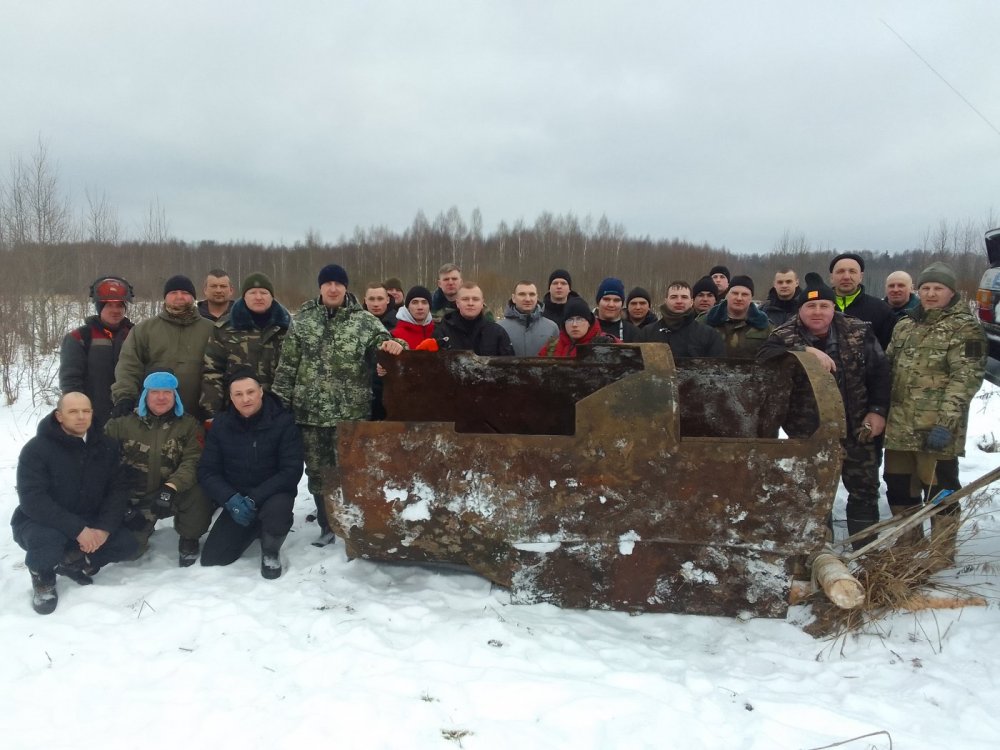 Под Полоцком подняты фрагменты самолета